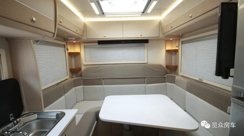 老人孩子房車(chē)旅行,選擇這款房車(chē)合適 老人孩子房車(chē)旅行,選擇這款房車(chē)合適