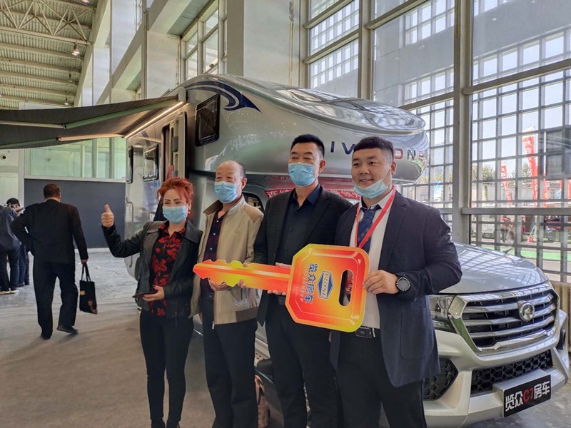 從這選房車的顧客怎么這么多？