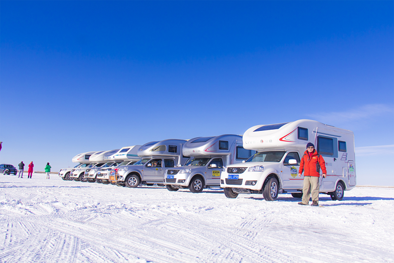 冬季玩雪，開房車這個必須要有