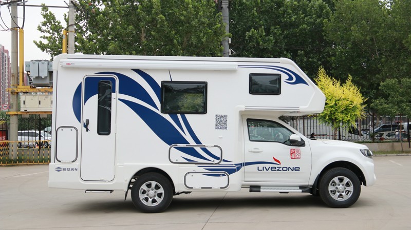 一家四口出行還是四驅(qū)的房車(chē)選擇