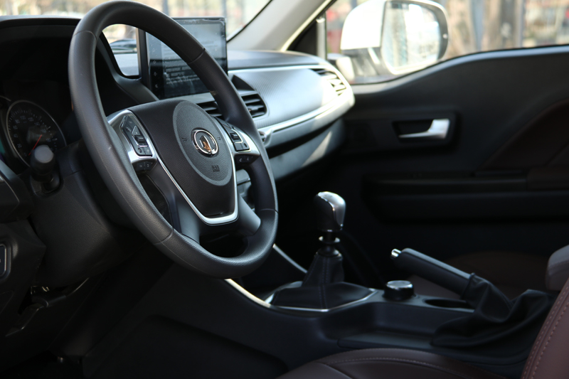 一家四口出行還是四驅(qū)的房車(chē)選擇