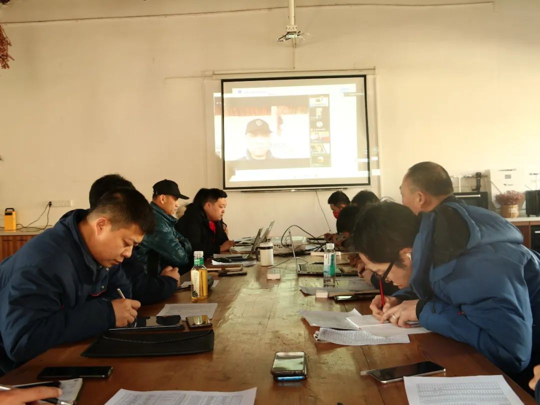 以用戶為中心,覽眾房車高管與用戶在線懇談 以用戶為中心,覽眾房車高管與用戶在線懇談